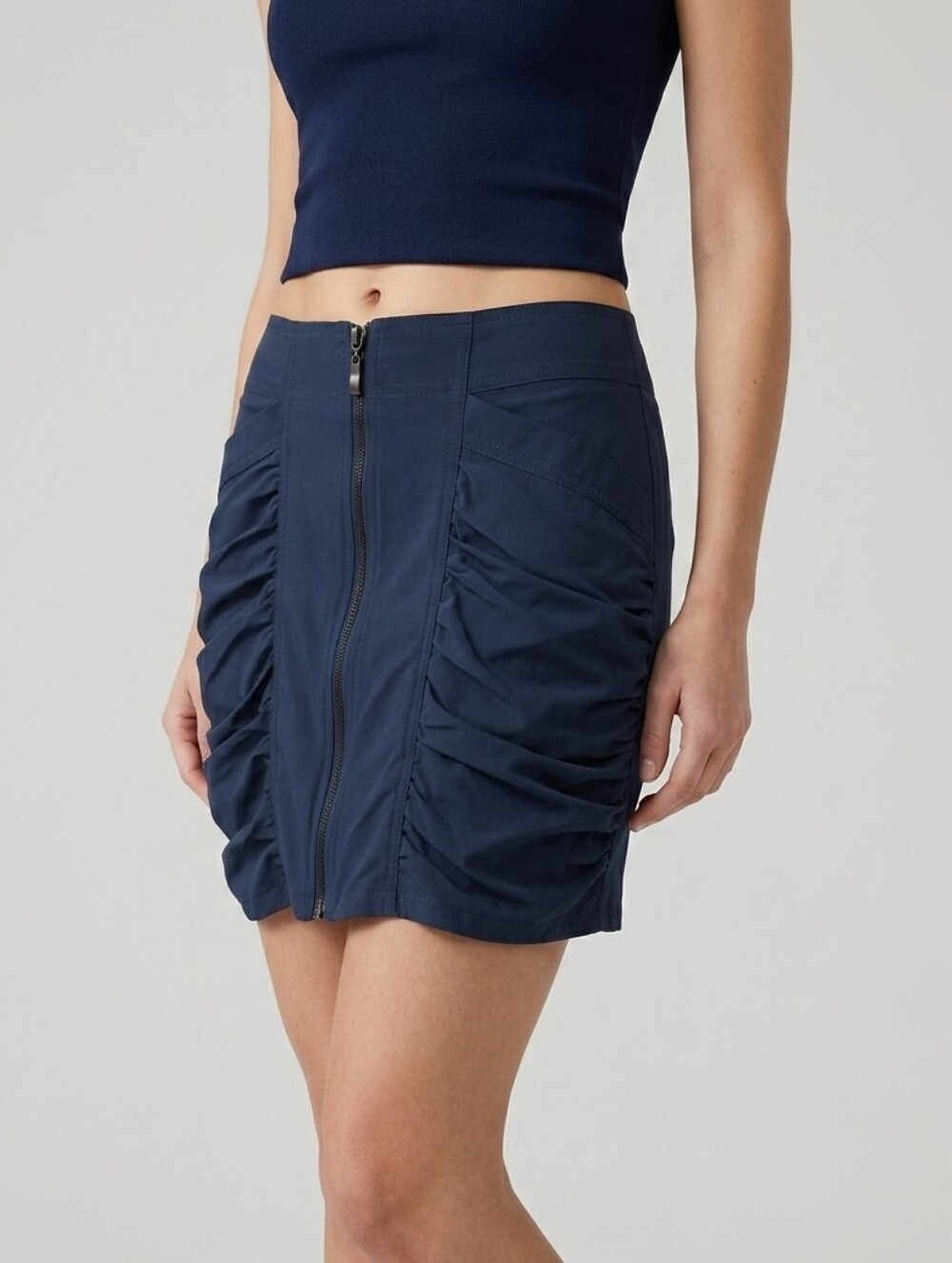 Costa Blanca size 6 Navy Ruched Front Zip Mini Skirt